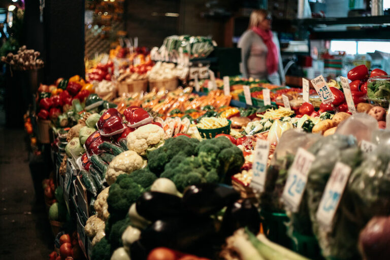 Maintaining the Freshness of Perishable Goods through Cloud-Based ...